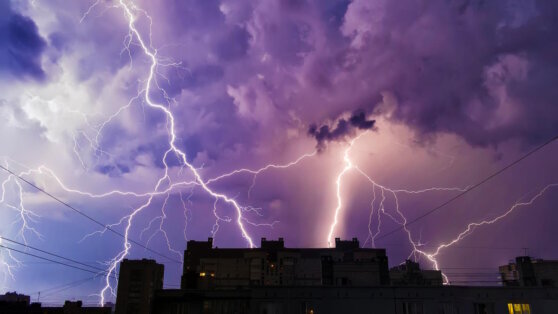    Жителей Ленобласти предупредили о грозах и ливнях 15 мая Ксения Пудовкина