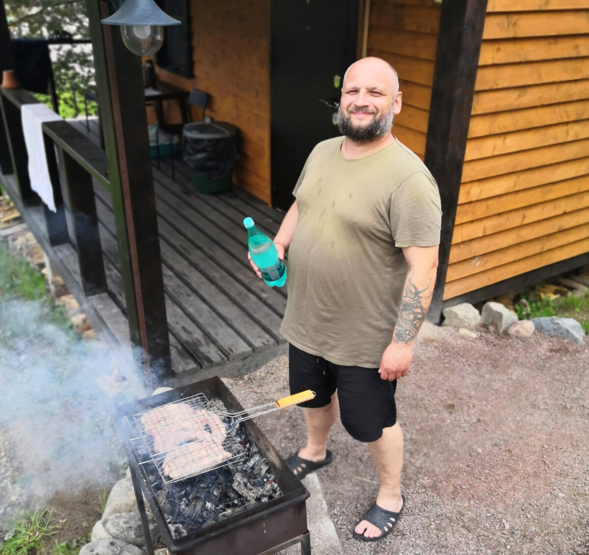 Карелия. Хочется на природу, в баню и жарить шашлыки (ну или купаты)!