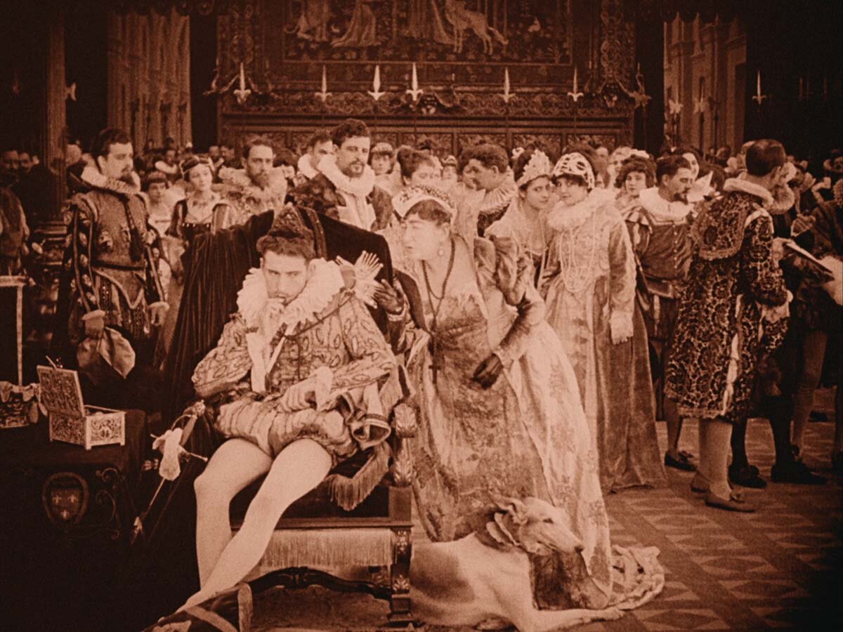 ...Накануне страшной ночи на 24 августа 1572 года во Франции...