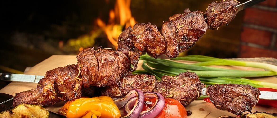 Какой маринад приготовить для шашлыка: простые рецепты