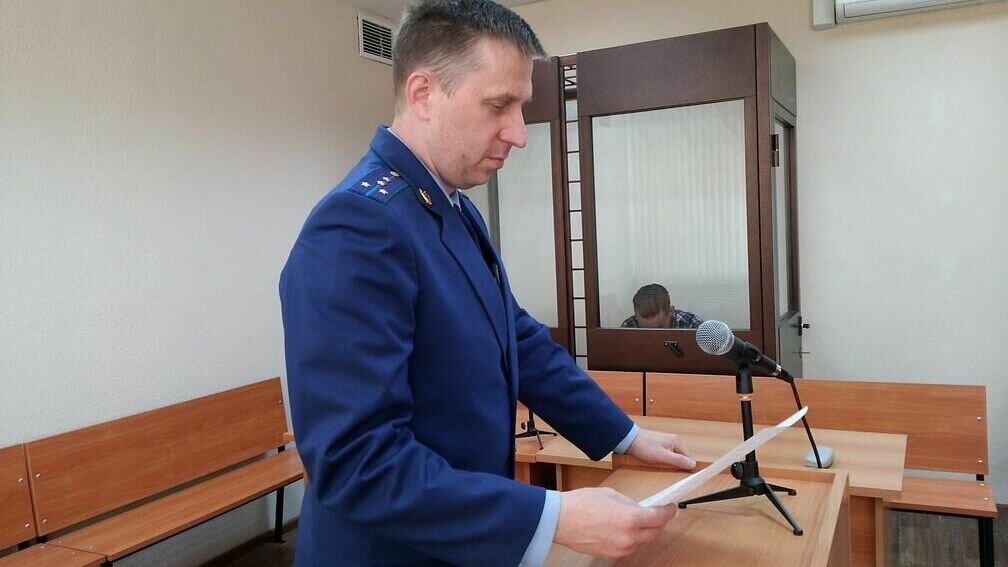     Судебная коллегия в Приморье рассмотрела уголовное дело в отношении граждан, которые занимались организацией азартных игр во Владивостоке в течение трёх лет. Каждому из фигурантов вынесли приговор.