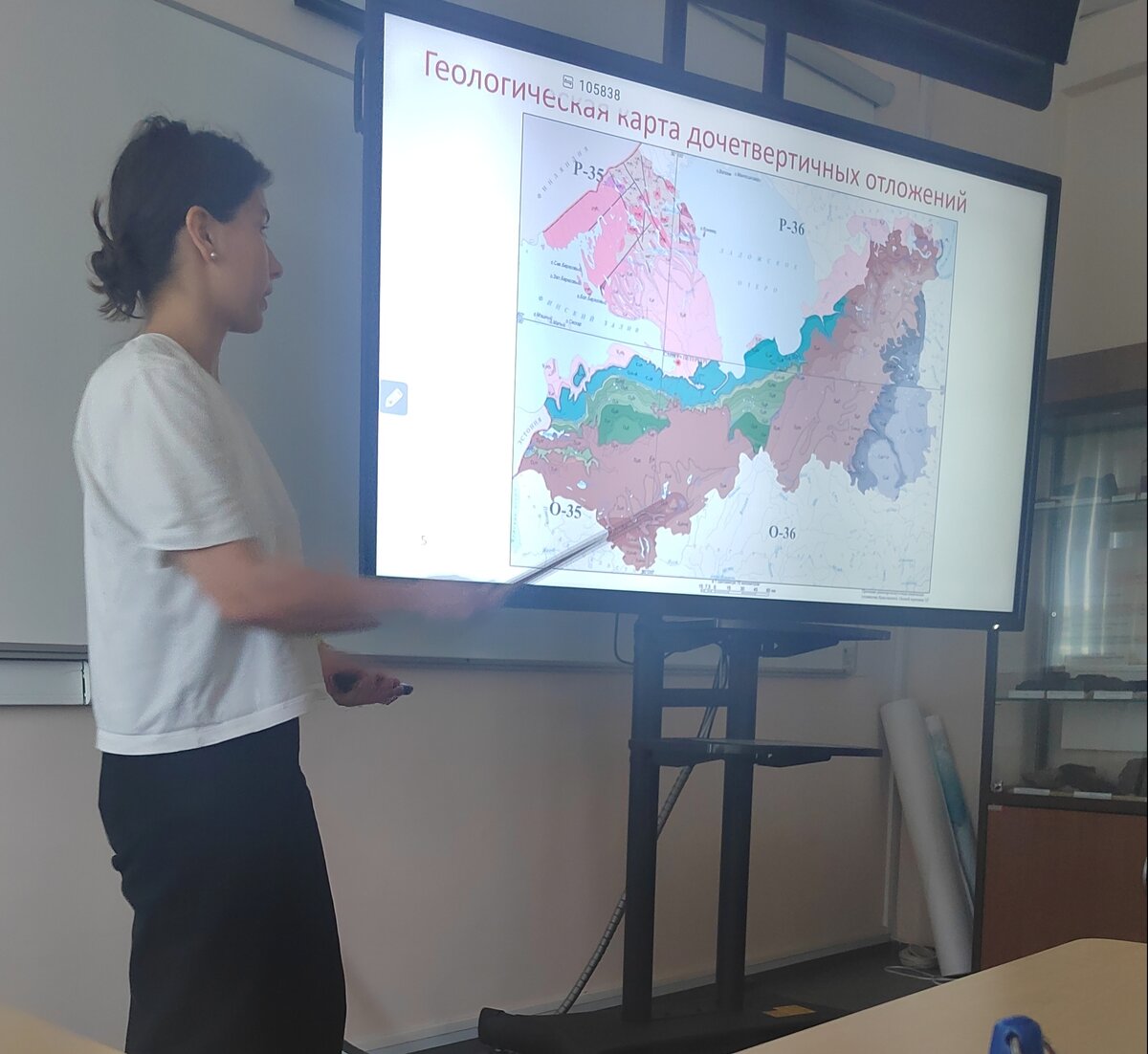 Темно в аудитории, качество фото низкое. Фото автора.