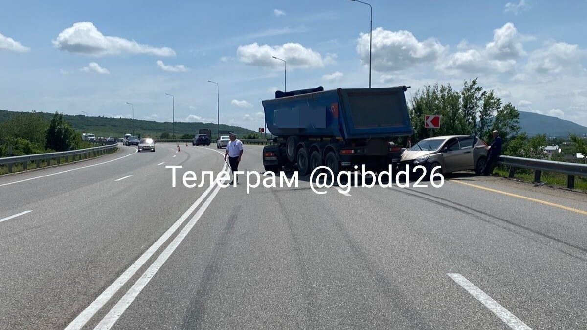     Об аварии с фурой сообщили в Госавтоинспекции Ставрополья.