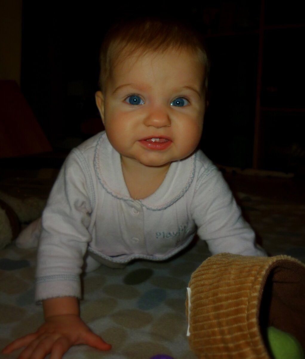 Фото из личного архива. Моя 4 дочь Варвара в 5 месяцев. 