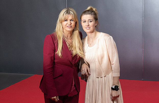    Джина-Мария Шумахер с мамой Коринной. Global Look Press