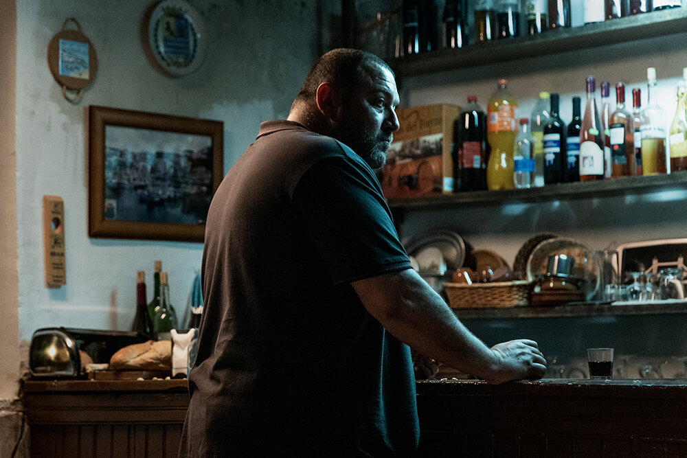 Антуана жалко, он подавлен и загнан в угол