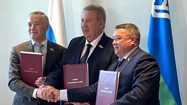    Депутаты думы Югры, Тюменской области и Ямала обсудили важные вопросы