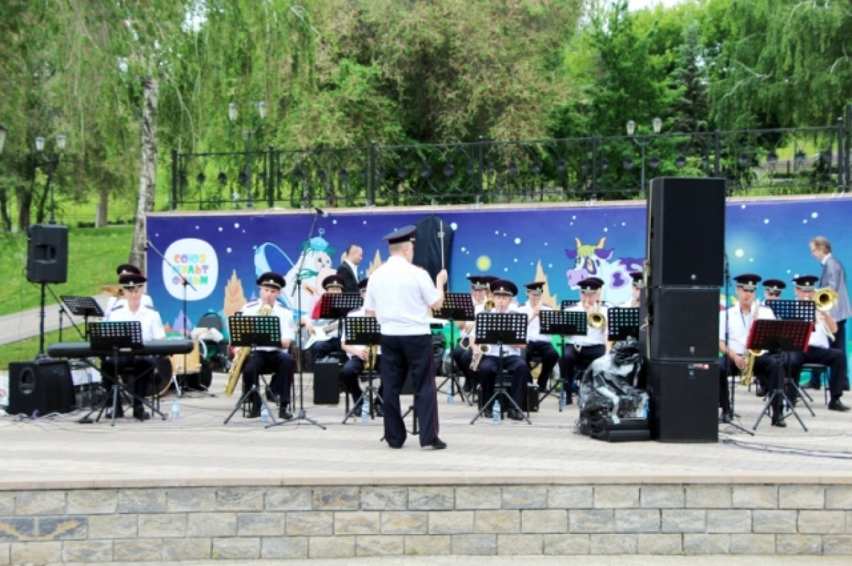    Оркестр областной полиции даст ряд концертов в Струковском парке Самары