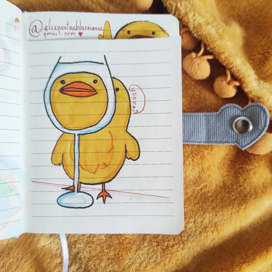    Цыпленок и бокал Источник: Елизавета Абдураимова для Креаликум