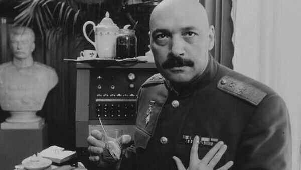 "Хрусталев, машину!" (Россия, 1998) и "Хэлп ми" (Россия, 1992 ...