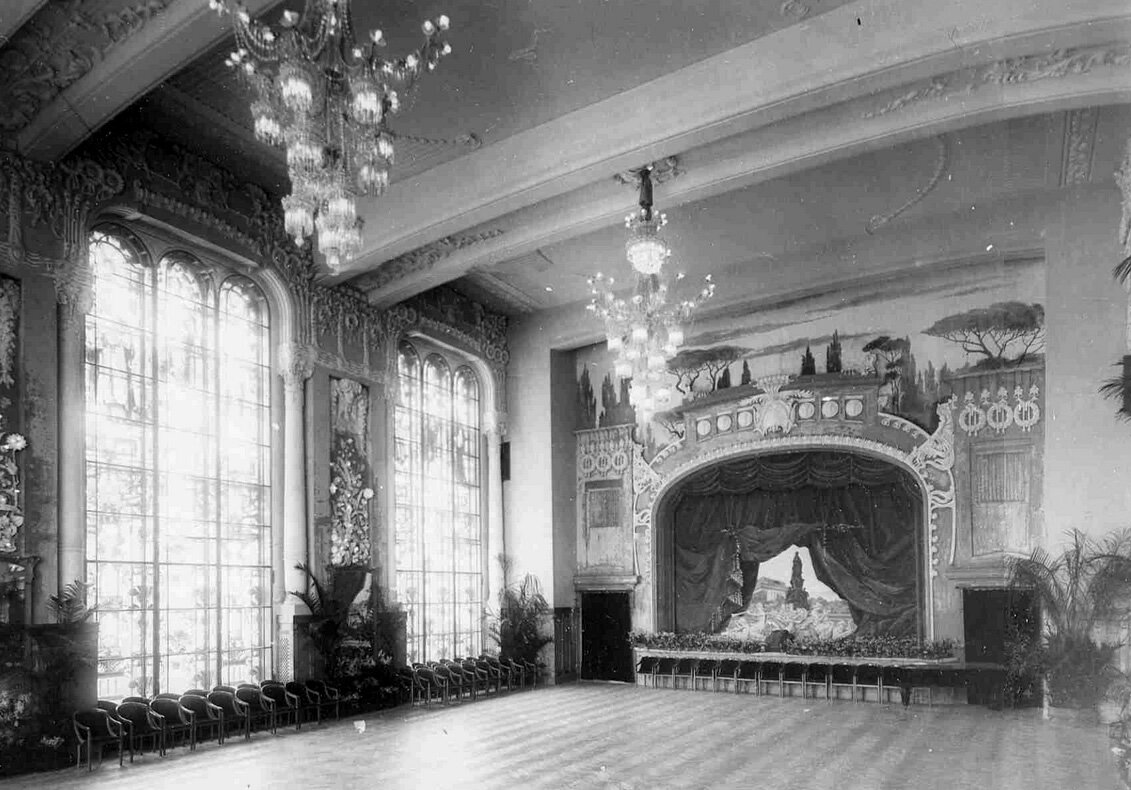 Концертно-театральный зал Торгового дома братьев Елисеевых. Фото из открытых источников. 