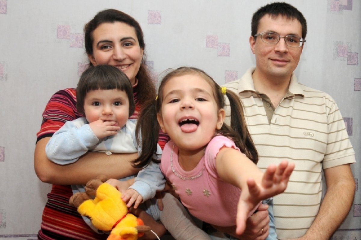    Семьям с двумя и более детьми предоставят новую льготу.