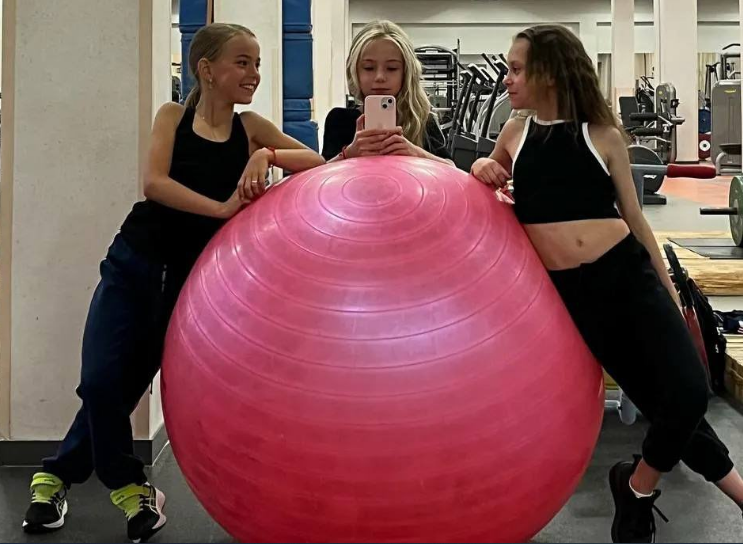 Новенькие в группе Тутберидзе - Анна Докукина, Арина Парсегова и Вика Стрельцова