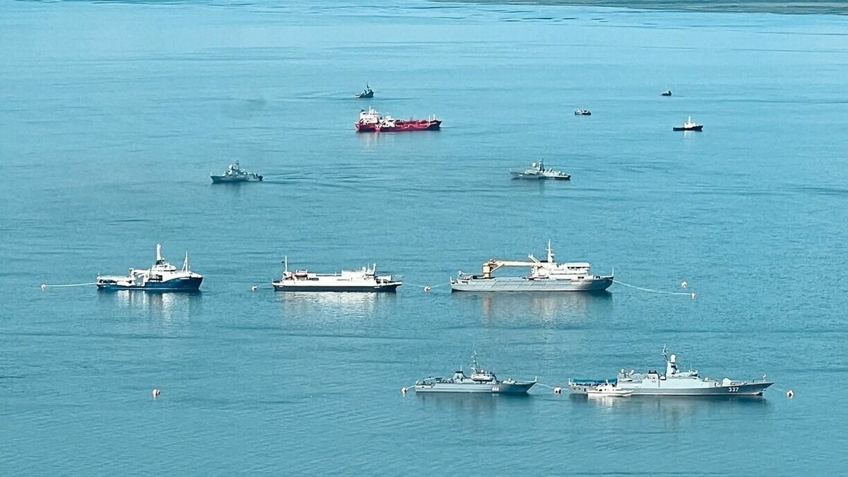     Осенью 2023 года в Приморье планируют поднять со дна моря 8 затонувших судов. Этим занимается проект «Генеральная уборка». Из воды извлекут суда, не имеющие собственников.