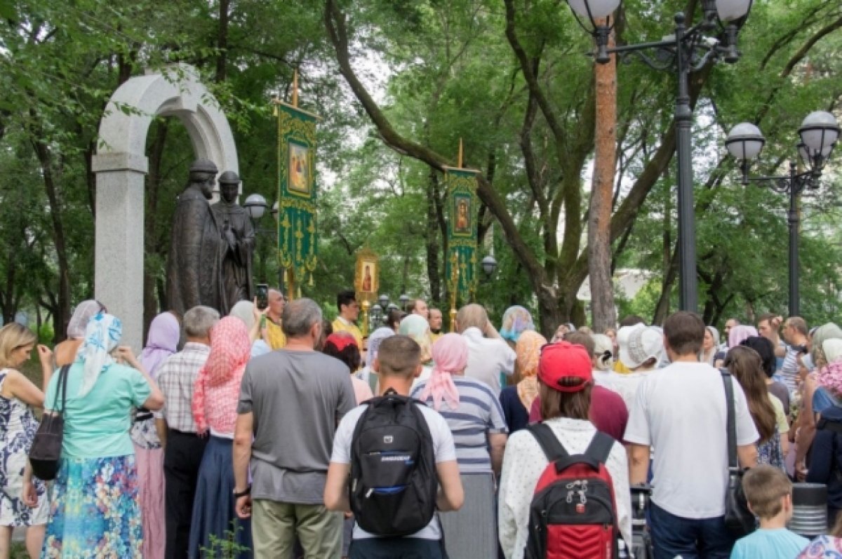   В Хабаровске перекрыты центральные улицы из-за крестного хода