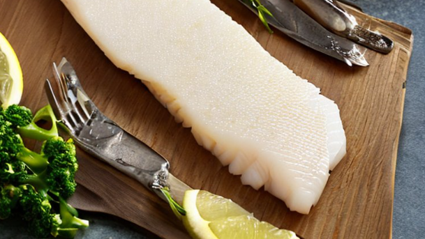 Если Вы берете рыбное филе, то оно должно иметь плотную, а не рыхлую консистенцию