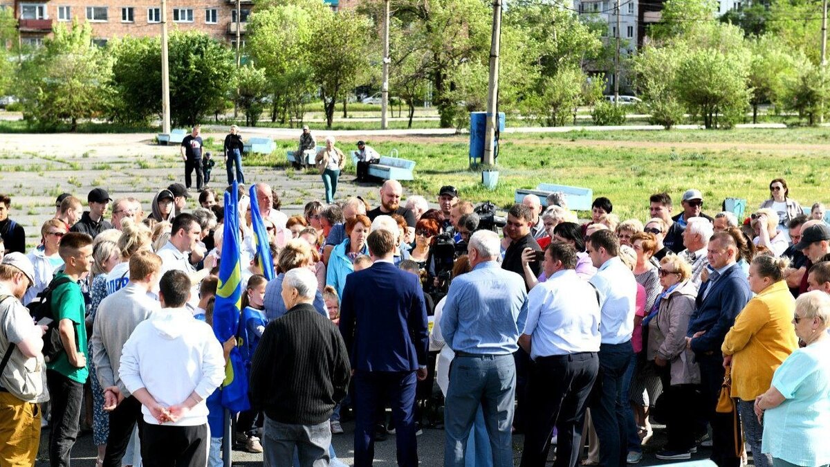 У губернатора день матери