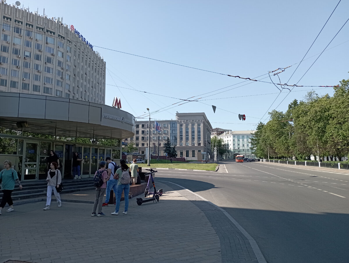 Выход со станции метро "Горьковская"