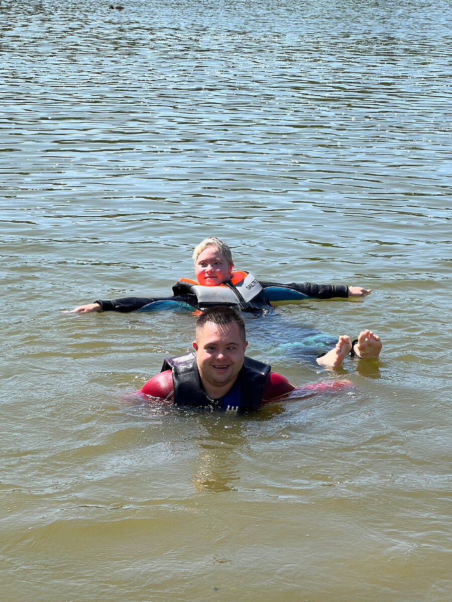 Ставер Сергей и Федорова Александра открыли купальный сезон.