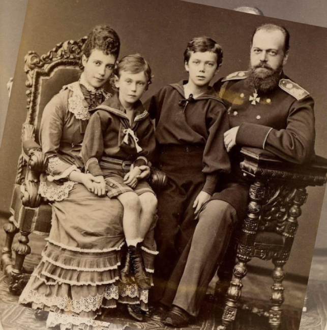 Маленький Николай 2 с отцом и матерью