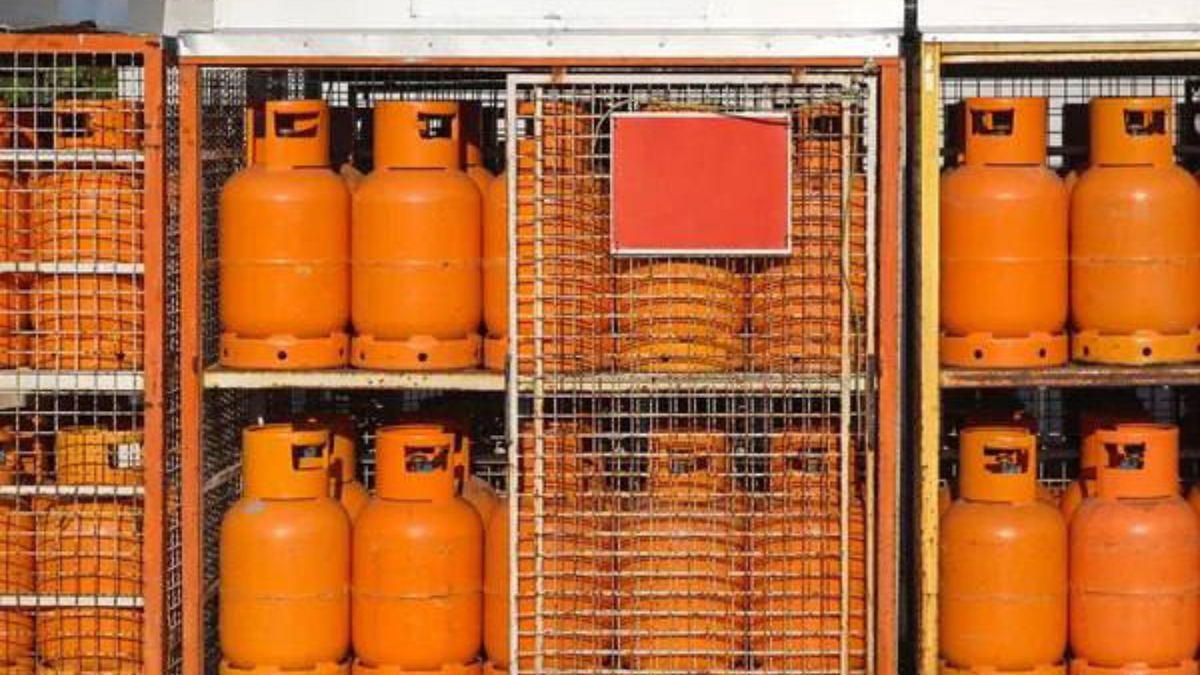 Жители области вынуждены покупать газовые баллоны большего размера, но это не всегда является удобным решением.