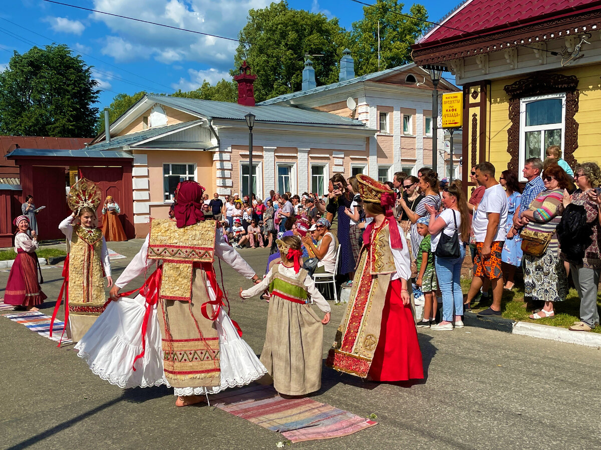 Что посмотреть в Городце за 1 день? Город знаменитых нижегородских печатных  пряников, нарядных людей и домов | Под зонтиком | Дзен