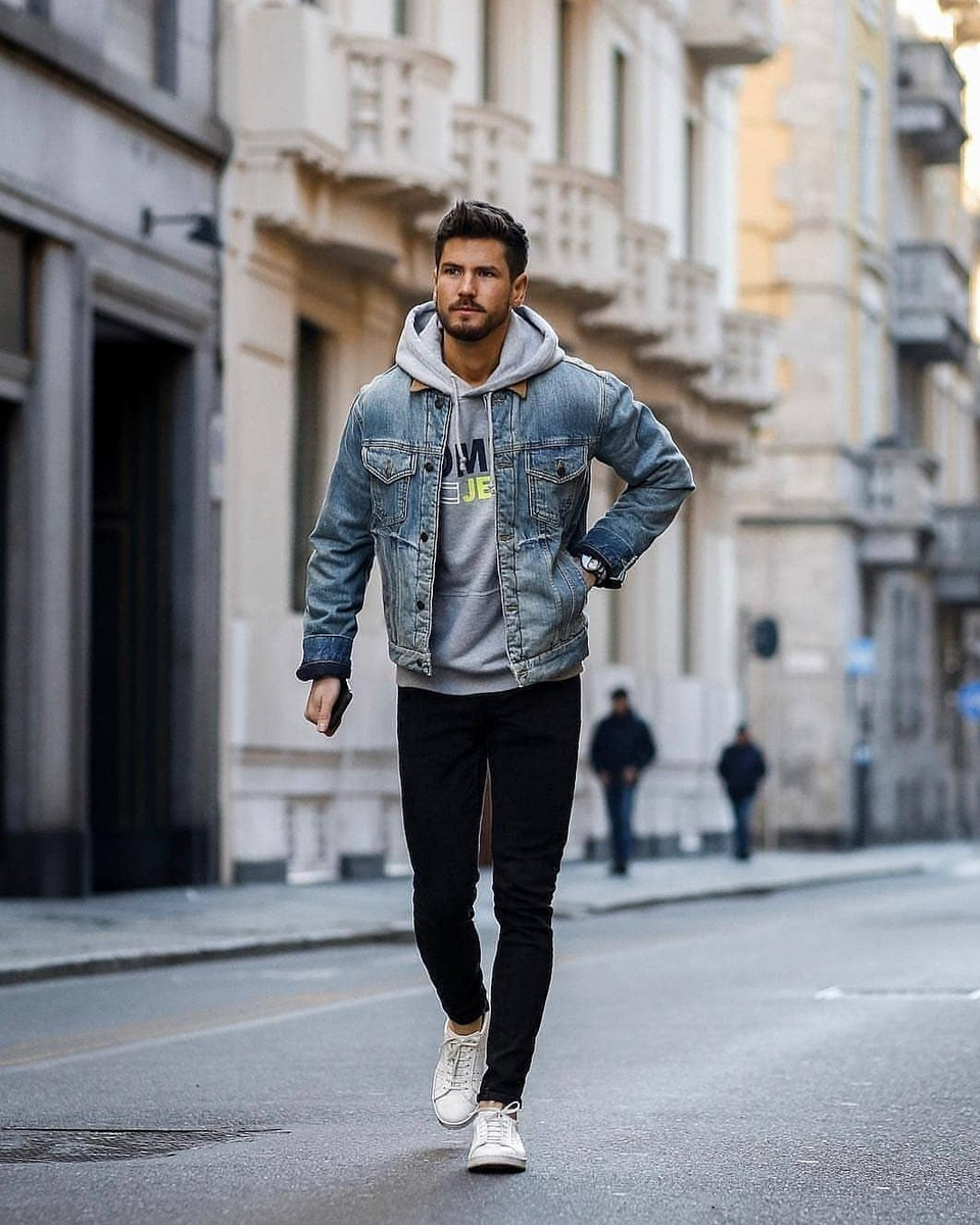 парень спортивный стиль. стиль спортивки мужские. повседневная одежда для парней. мужские образы в спортивном стиле. спортивный стиль мужской.