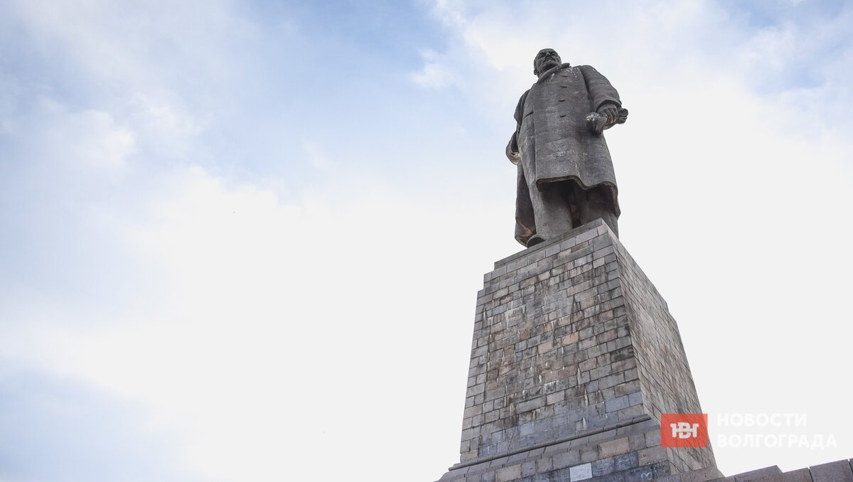     Жители самого южного района Волгограда обратили внимание на исчезновение с территории Севастопольской набережной туалетного модуля. Как рассказали горожане, кабину увезли в неизвестном направлении на прошлой неделе. Сейчас местные и туристы «ходят по маленькому» прямо у постамента с Лениным.