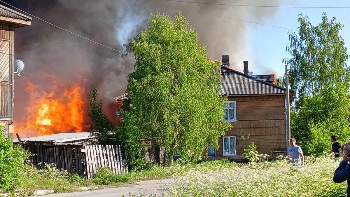     Жильцам сгоревшего дома готовы предоставить жилье, сообщил в соцсетях глава района.
