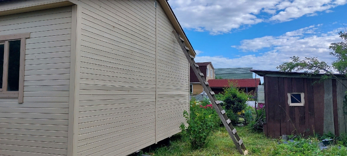Я не говорю про идеал, но видя заброшенные дачи за огромный ценник, просто понимаю, что могу предложить что-то получше
