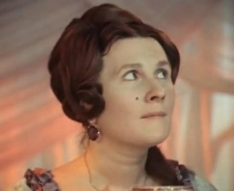 Несчастья и удачи Шурочки: как жила великая актриса Людмила Иванова ...