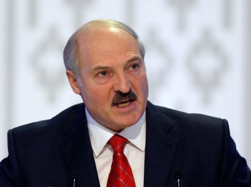 Лукашенко в четверг пообещал уволить премьер-министра и его правительство, если они не достигнут целевых экономических показателей, – сообщил провластный Телеграм-канал «Пул первого».