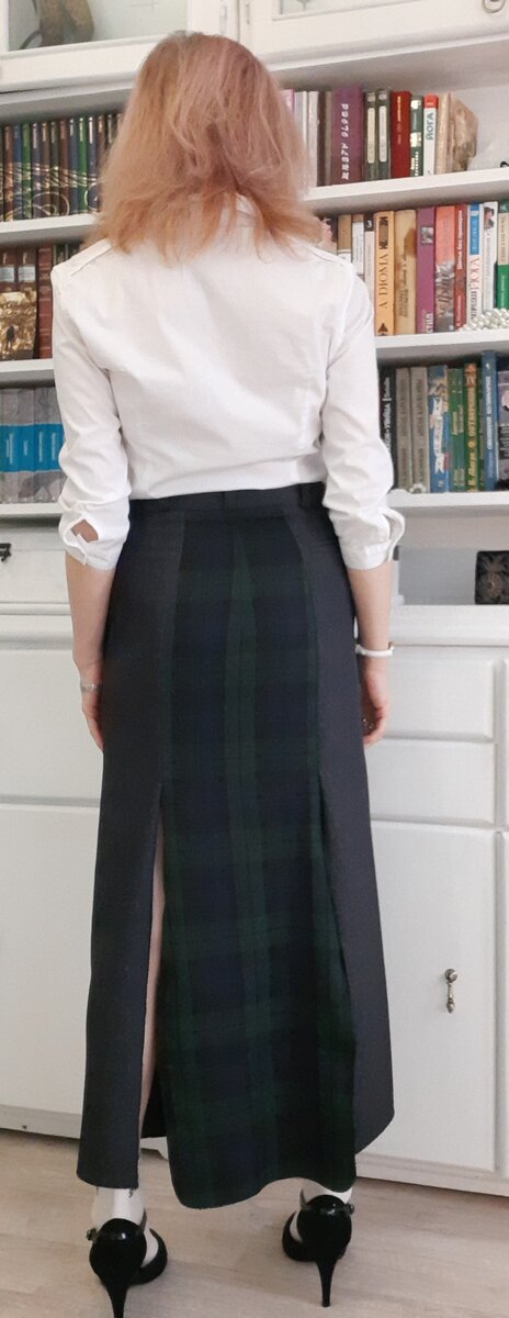 Юбка, переделанная из брюк.