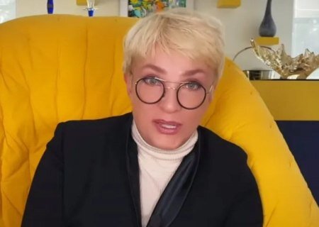    Вайкуле обвинила РФ в «приватизации» Дня Победы и русского языка