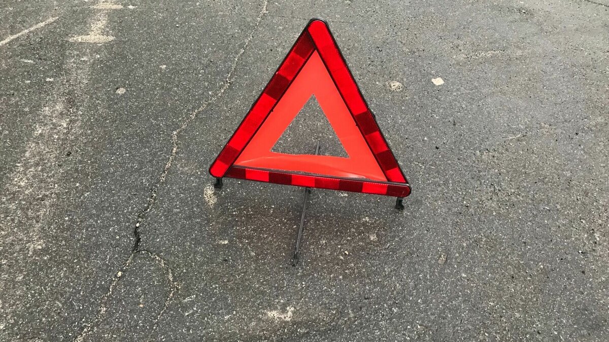     Автомобили наехали друг на друга «по цепочке». Фото с места происшествия опубликовали в соцсетях.