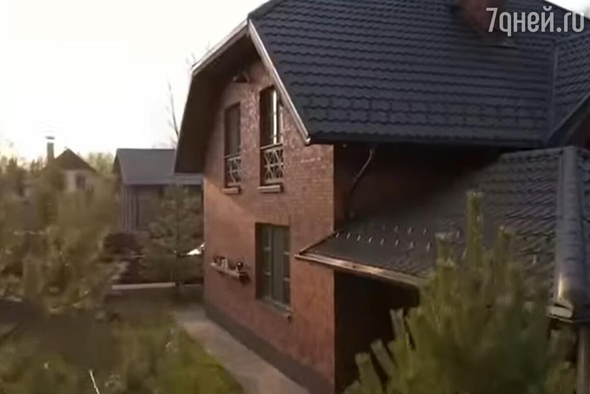    Загородный дом Андрея Губина кадр шоу "Малахов" на Россия-1