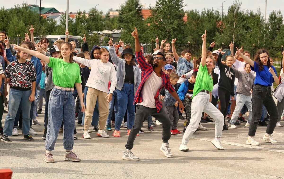    Власти Пыть-Яха отправят этим летом на отдых в Свердловскую область 41 школьника за бюджетный счет