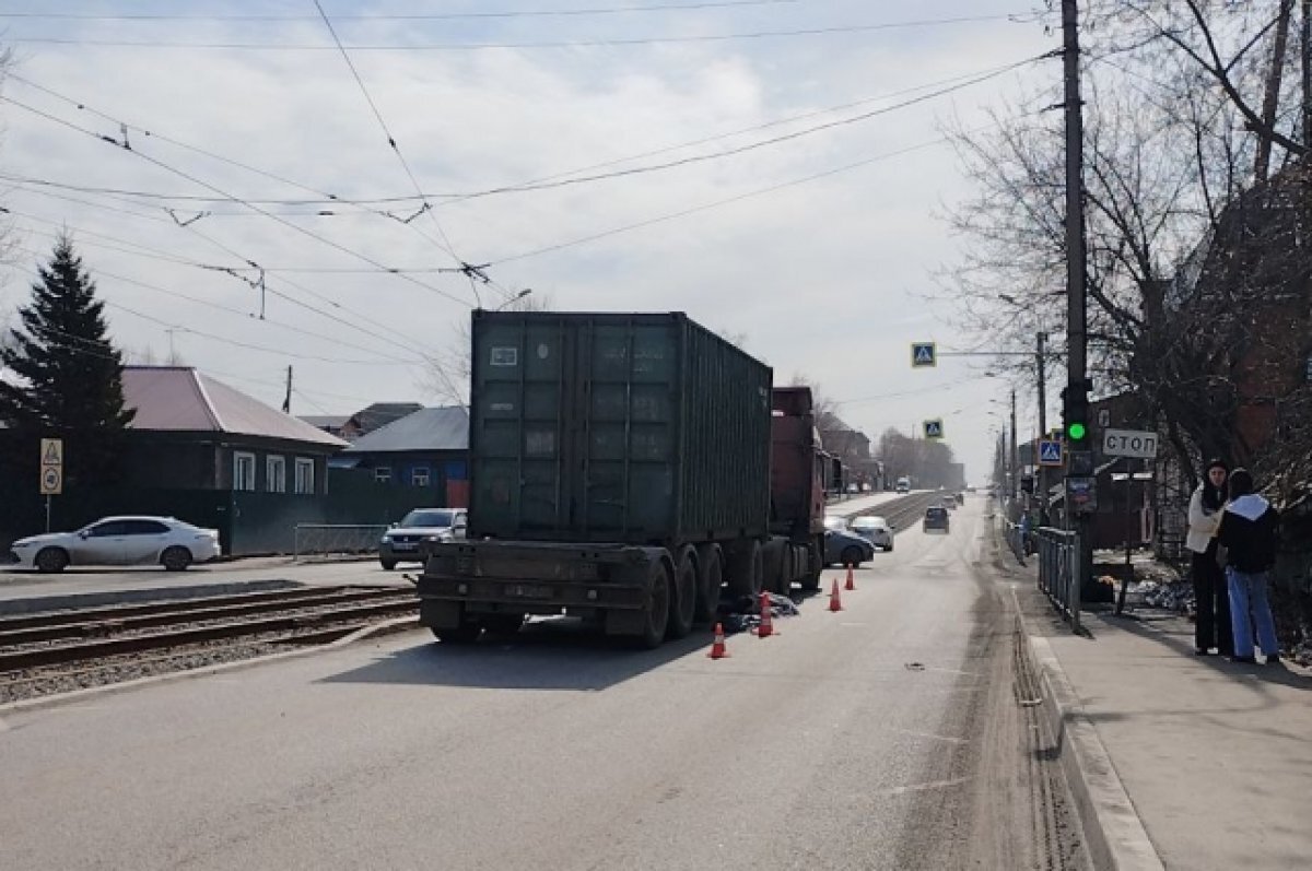    Грузовик MAN насмерть сбил 70-летнюю женщину в Новосибирске