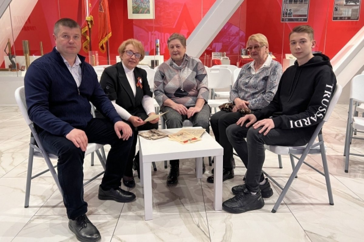    В Музей обороны Тулы передали уникальные документы советского солдата