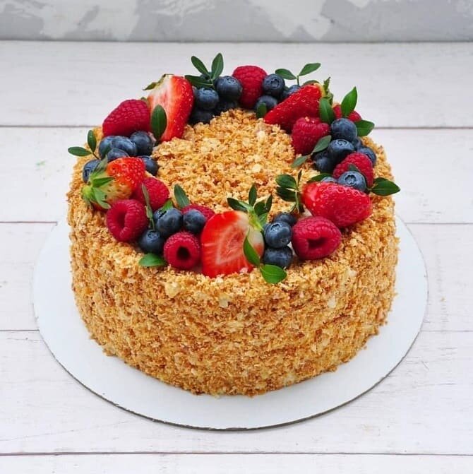Как украсить торт Наполеон: варианты оформления десерта (+бонус-видео) |  Joy-Pup - всё самое интересное! | Дзен