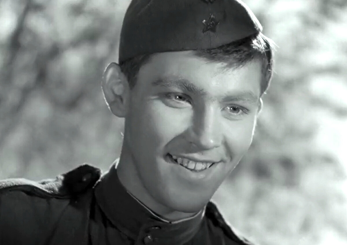 Кадр из кинофильма "Баллада о солдате", 1959 г., режиссер Григорий Чухрай, сценаристы Валентин Ежов, Григорий Чухрай, композитор Михаил Зив (скриншот)