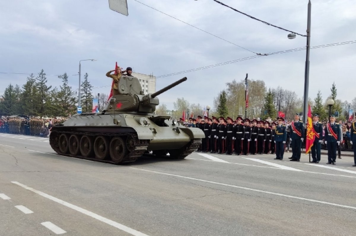    В Томске прошел торжественный парад в честь Дня Победы