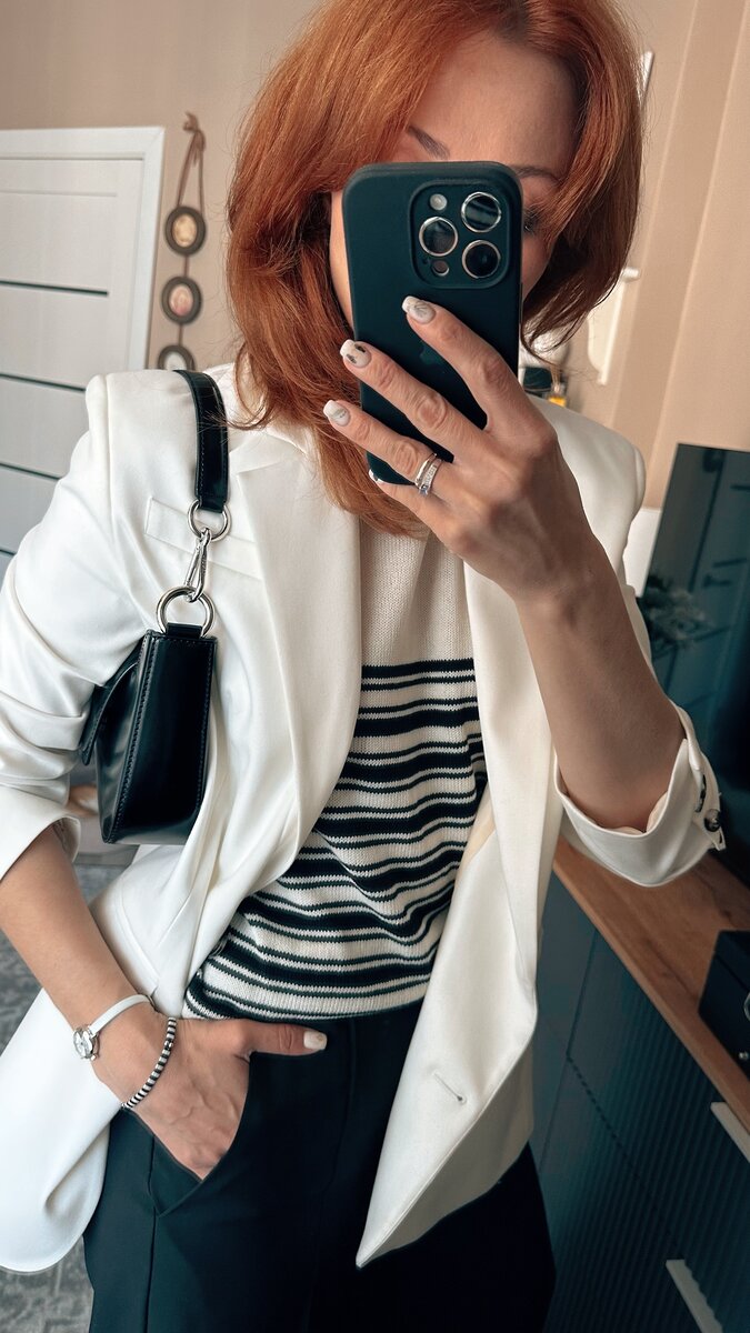 Отличный топ в полоску из хлопка идеально подходит для офиса.