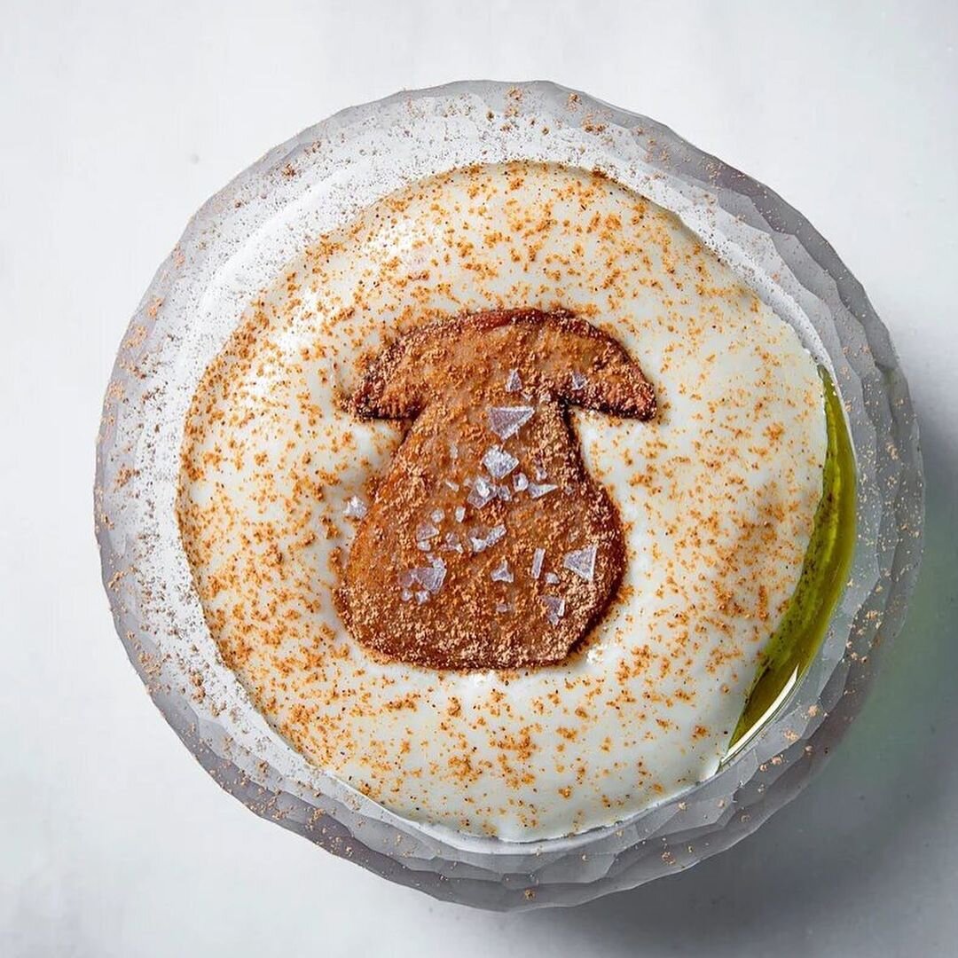 Белые грибы, томаты и камамбер