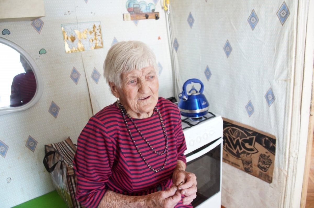   Теперь Екатерина Тихоновна не будет возить тачку – хотя бы летом.