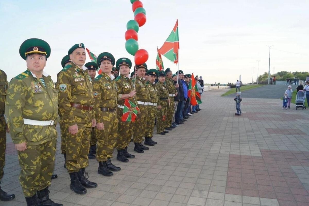    Митинг и открытие памятника: как проходит День пограничника в Сургуте