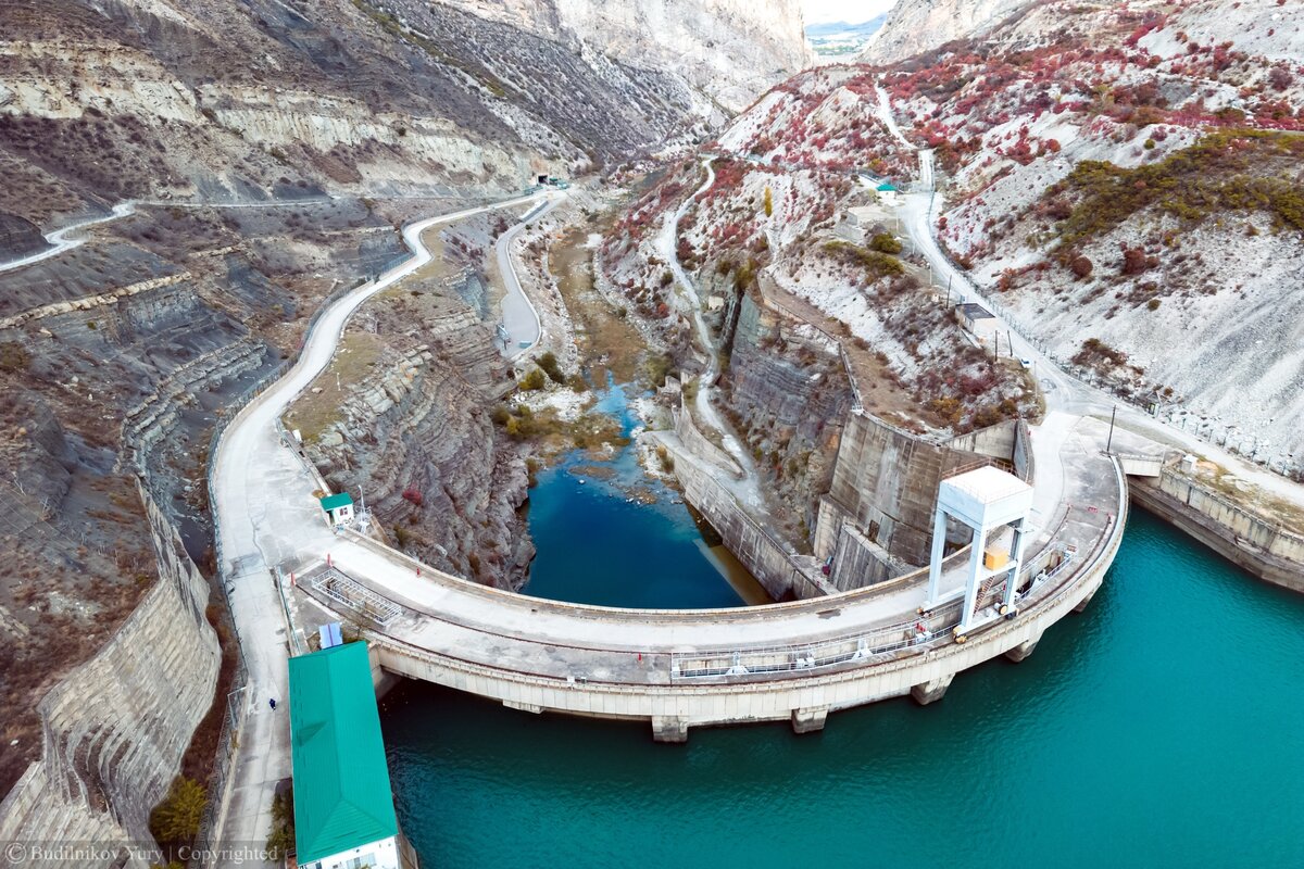 Чиркейская ГЭС водосброс