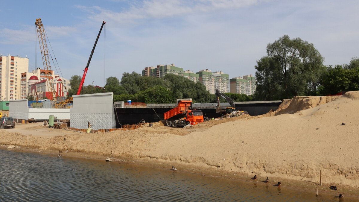     В Казани продолжается работа над обновлением моста через озеро Кабан стоимостью 1 млрд рублей. О том, как проходит строительство — в фоторепортаже Inkazan.