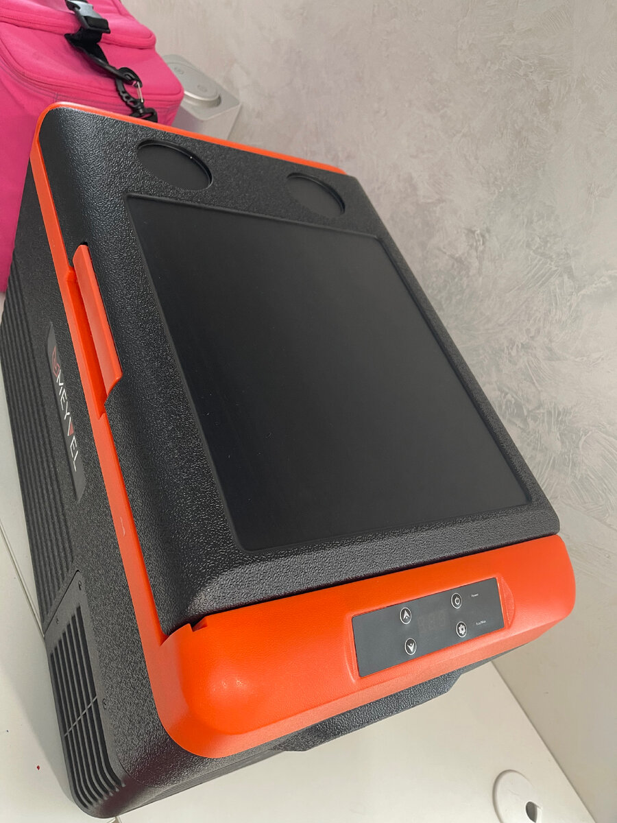 Mayevel AF K-30 наш надежный помощник в вопросе качественного хранения продуктов и напитков. Фото из личного архива.