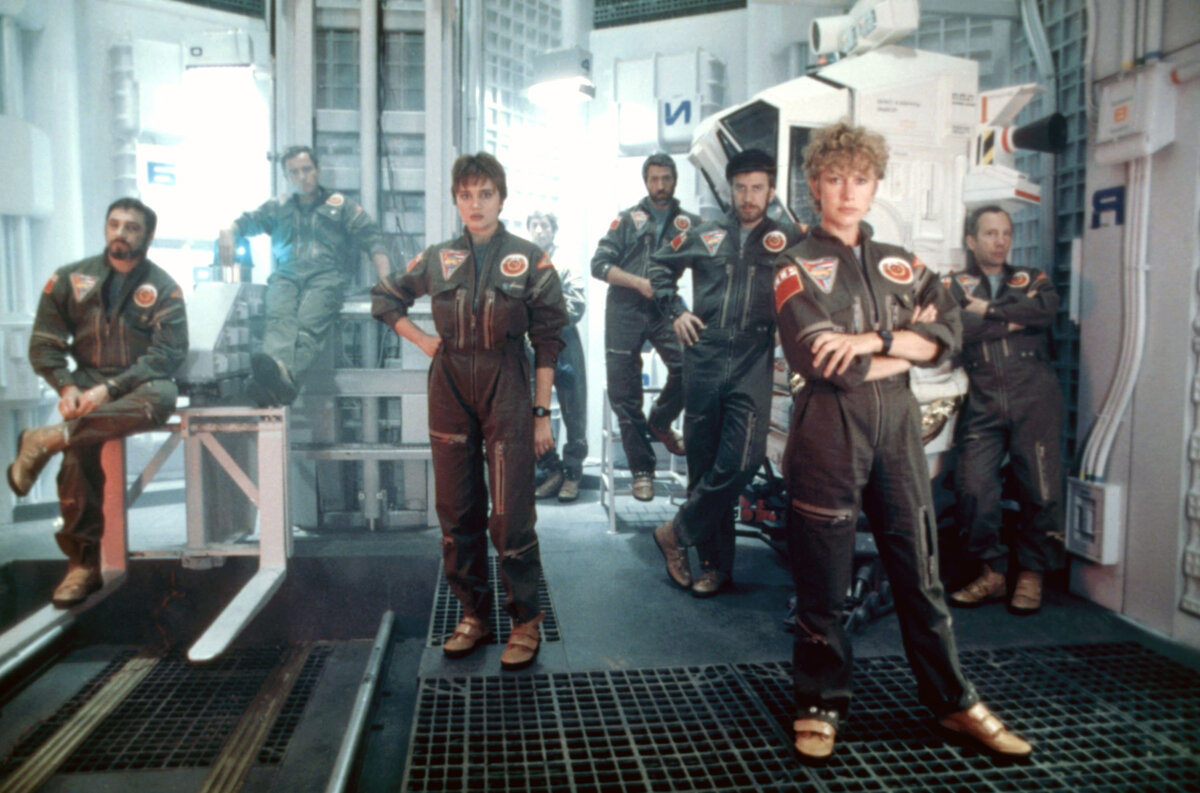 Экипаж "Леонова". Найдёте Крамарова?